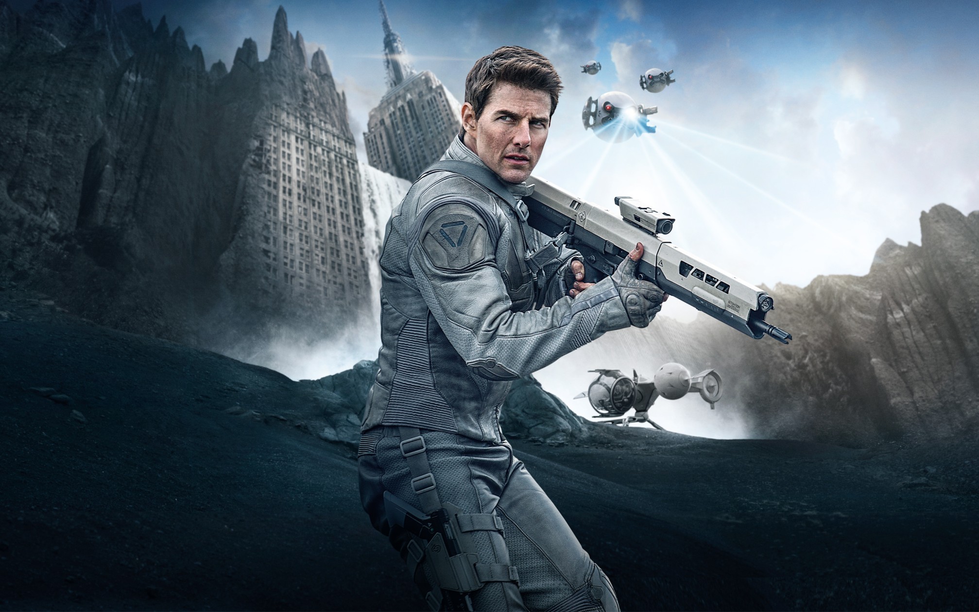 Tom Cruise in Oblivion (2013), one of the most underrated Hollywood movies